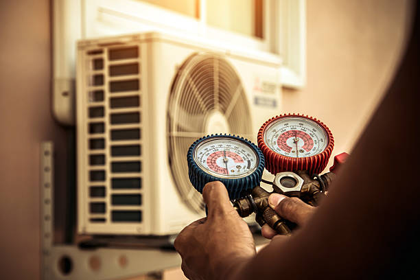 Professional Hvac technician working in Mecca, CA
